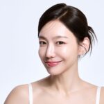 신소율 배우의 변함없는 미모 비결, 퀸즈리즈 전속 모델